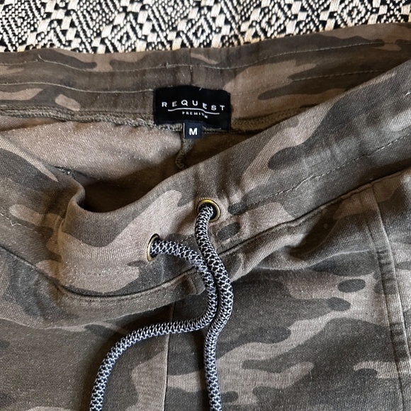 REQUEST Premium Men’s Camo Shorts Size M – Athletic Drawstring Shorts - Picture 6 of 6